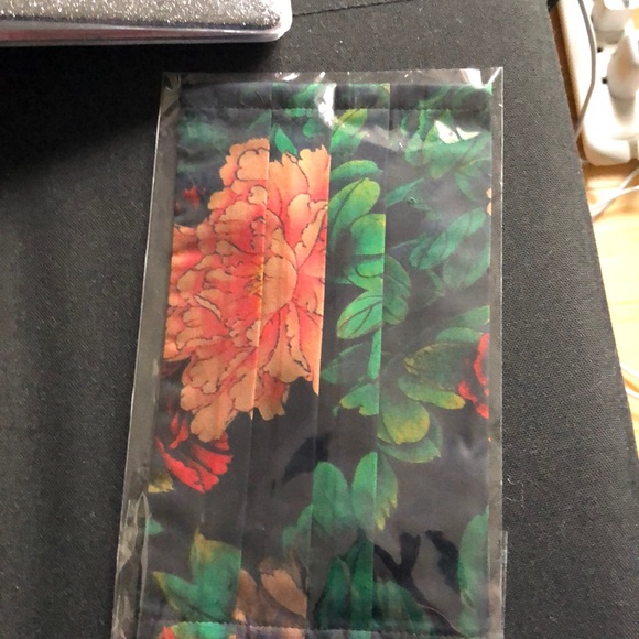 Beautiful face masks - Picture 4 of 4